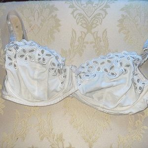 Felina Lingerie white bra